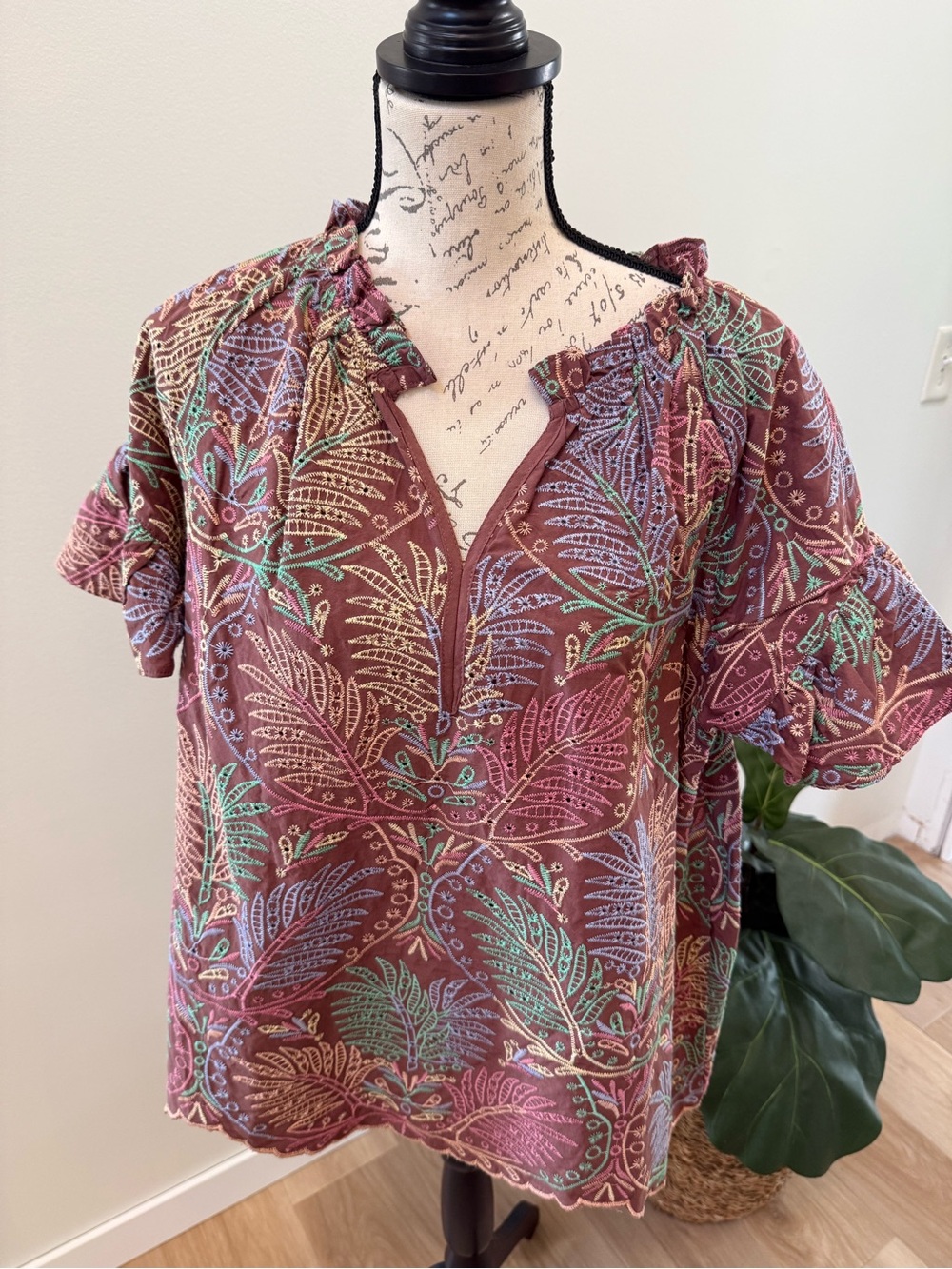 Democracy Embroidered Boho Blouse Flutter Sleeve Top Plus Size 2X - Picture 1 of 4
